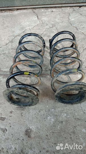 Пружины задние