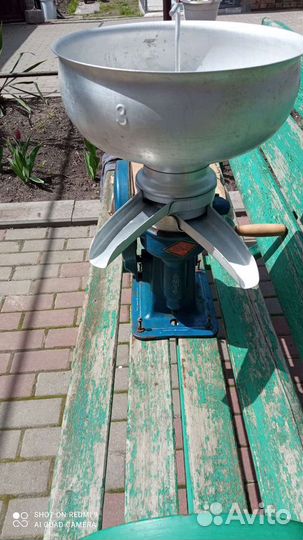 Сепаратор для молока ручной