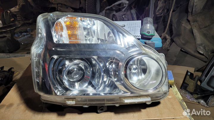 Фара правая биксенон Nissan X-trail T31