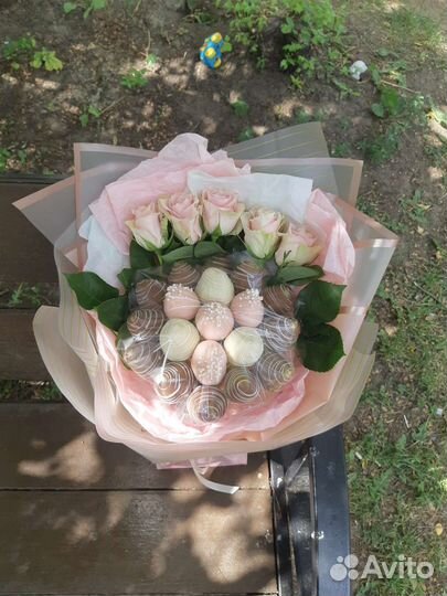 Клубника в шоколаде букет