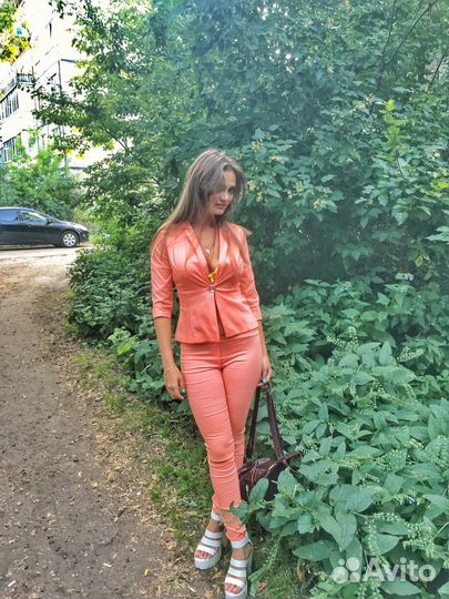 Комбинезон, костюмы