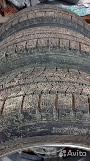 Bridgestone Blizzak VRX 215/65 R16 98S