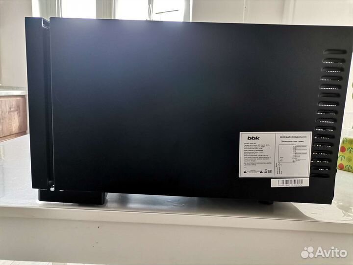 Винный холодильник шкаф