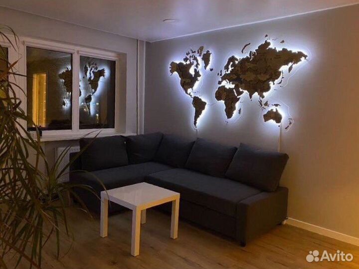 Панно из дерева, карта мира с подсветкой