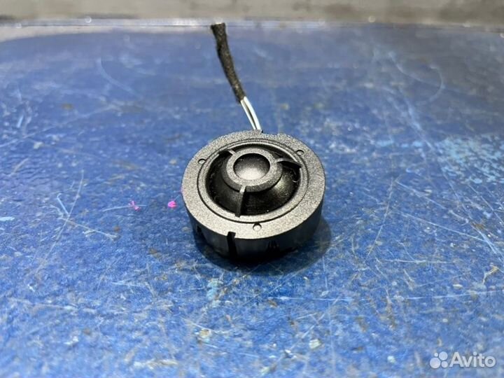 Динамик Audi A4 B8