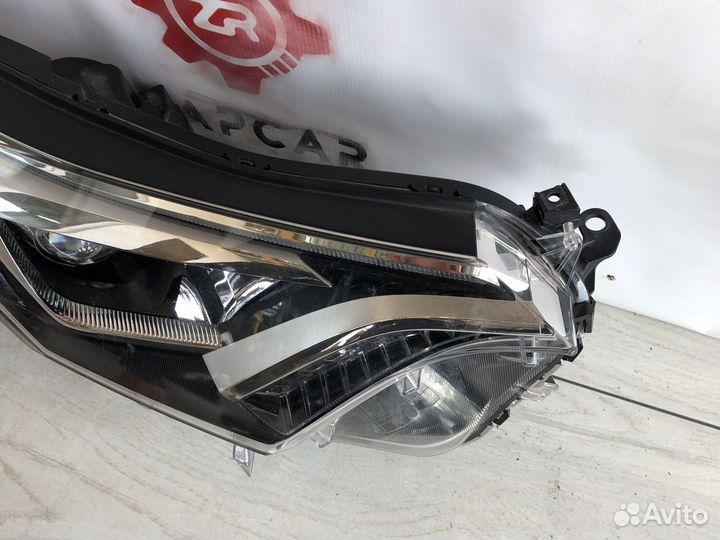 Toyota Rav4 са40 Фара правая