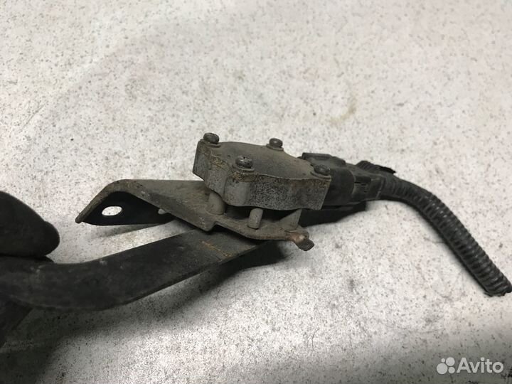 Датчик положения кузова Toyota Prius 20 (задний)