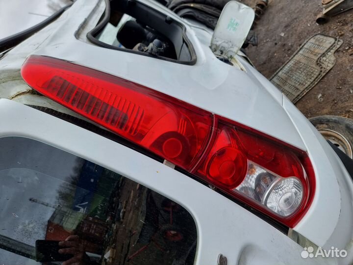 Фонарь задний правый LADA Vaz Largus верхний нижни