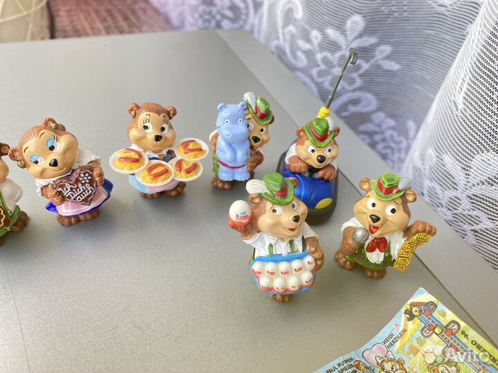 Коллекция из киндер сюрприза Мишки на ярмарке 1996