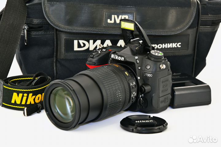 Nikon D7000 16.2MP Kit Nikon AF-S VR 18-105