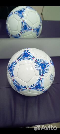 Футбольный мяч чм 1998 adidas Tricolore
