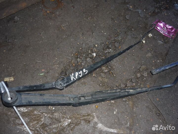 Поводок дворников Шевроле Круз