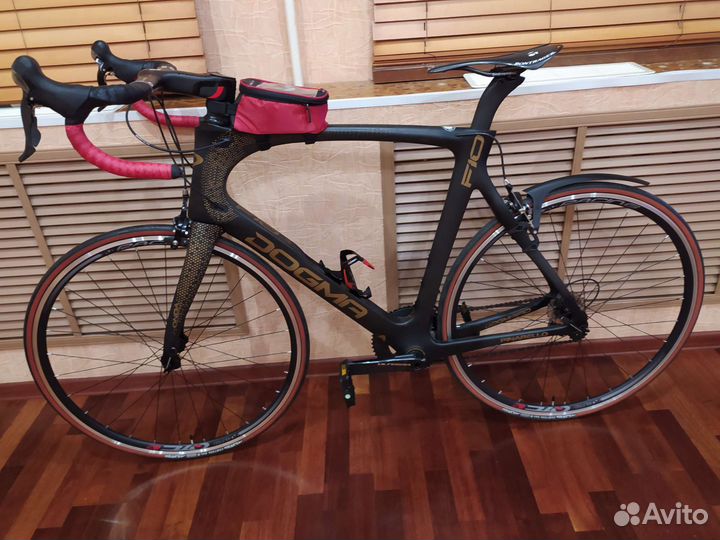 Карбоновый шоссейный велосипед Pinarello Dogma F10