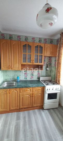 2-к. квартира, 45 м², 3/3 эт.