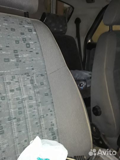 Волга 31105 ристайлинг Сиденья передние. Задние