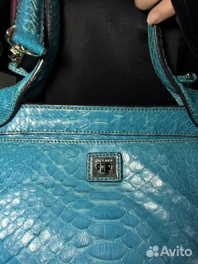 Сумка из кожи питона бренда zagliani Италия
