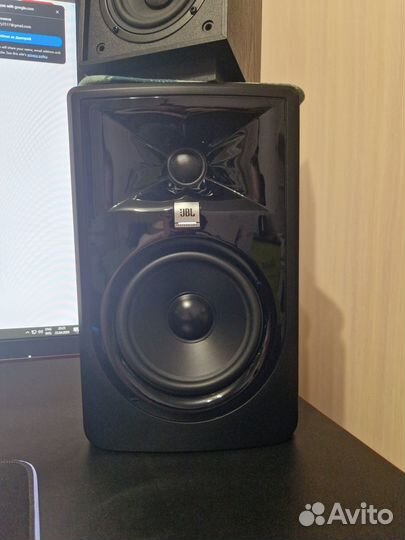 Новые Студийные мониторы jbl 305p mk2 2шт