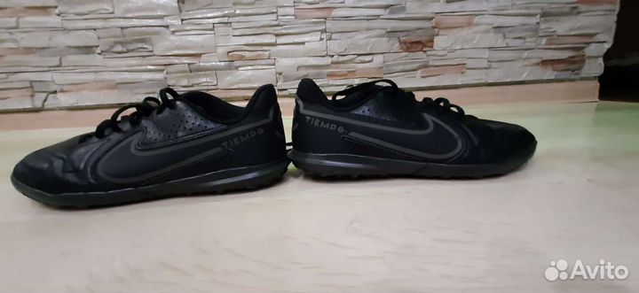 Футбольные бутсы