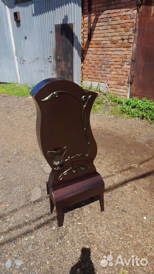 Металический памятник