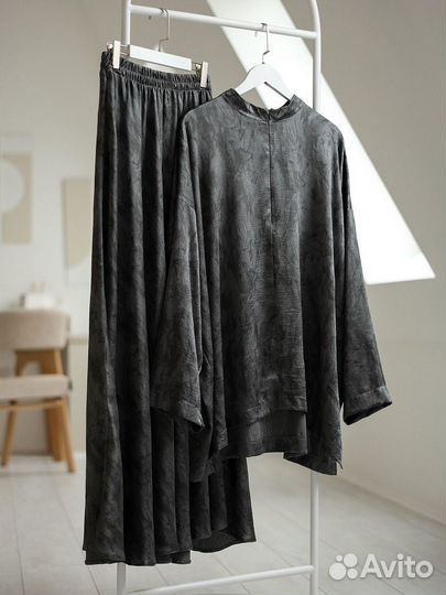 Костюм женский с юбкой