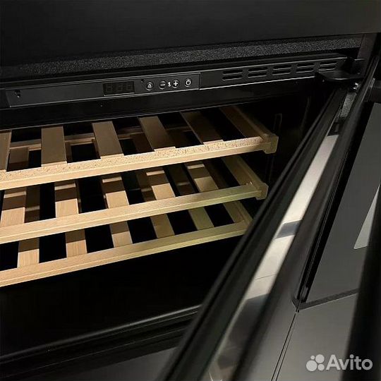 Винный шкаф lofra zbpnm24T professional