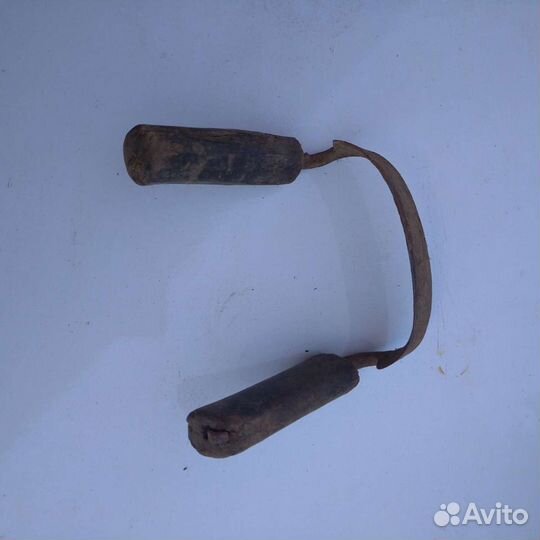 Серп и приспособление для очистки брёвен