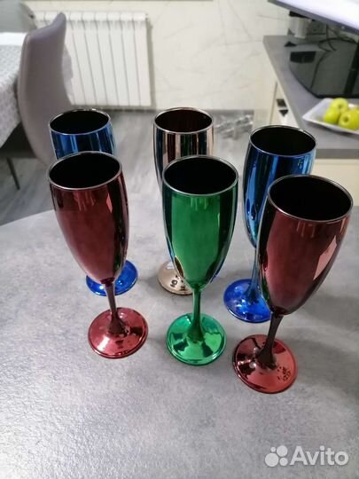Бокалы для шампанского цветные
