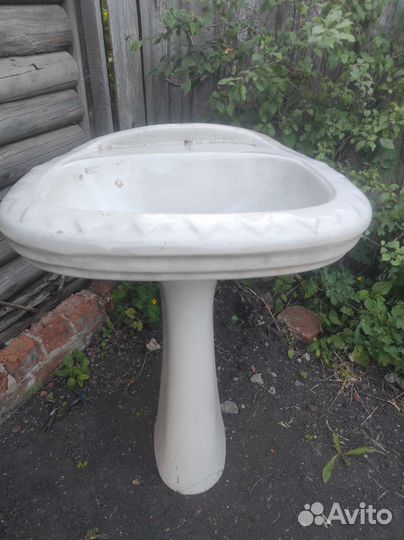 Раковина в ванную новая