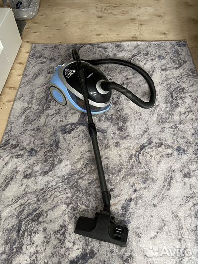 Пылесос Samsung SD-9420 с аквафильтром