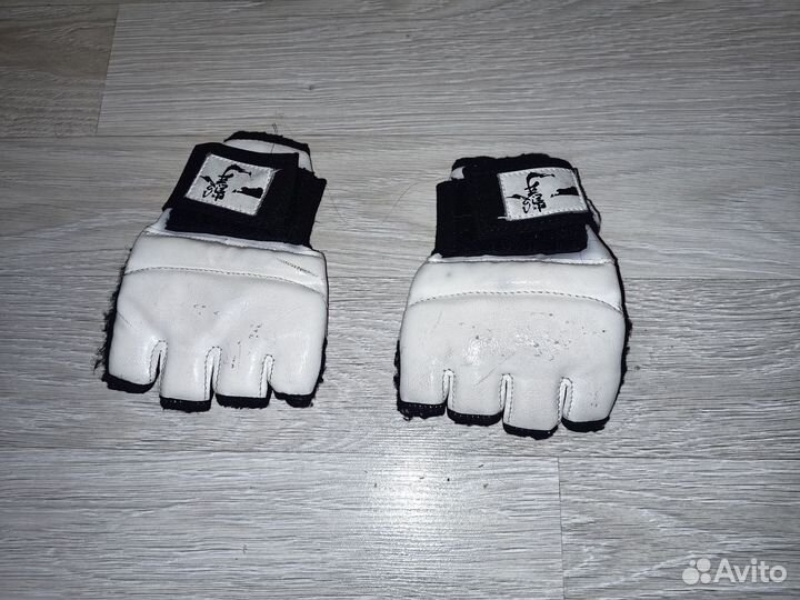 Кимоно и защита для карате