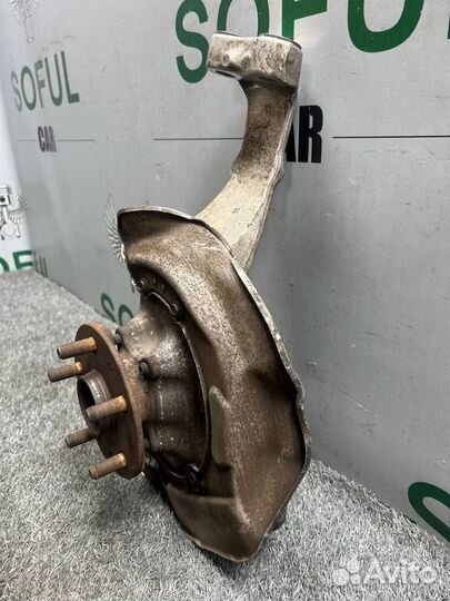 Кулак поворотный передний правый Lexus Ls460