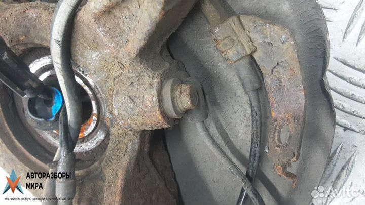 Ступица передняя левая Mitsubishi Outlander 2 2007