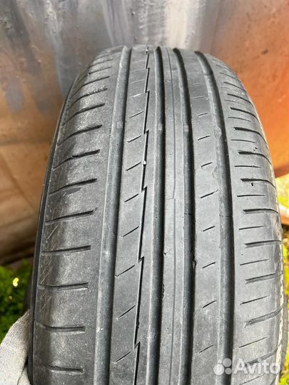 Yokohama BluEarth AE50 215/65 R17 99V