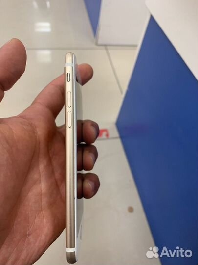 Телефон iPhone 7 32гб