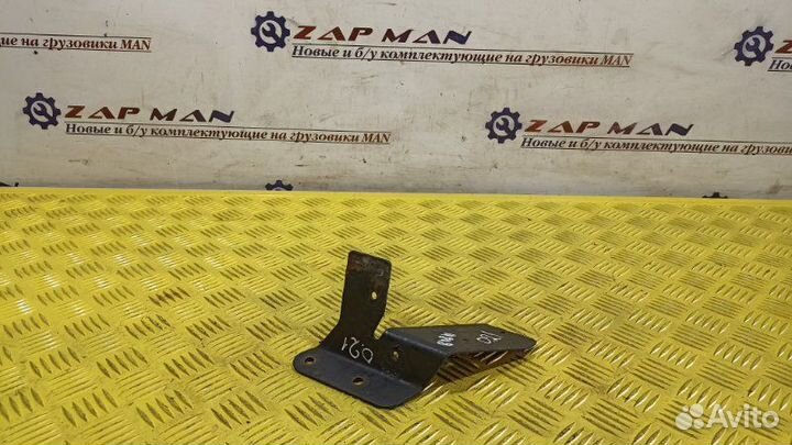 Кронштейн топливной трубки двигателя