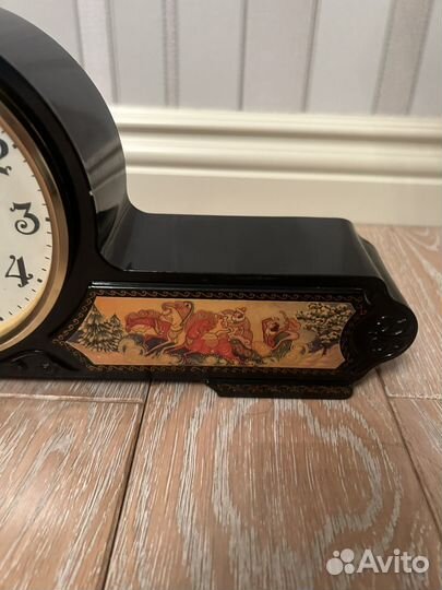 Механические настольные часы 