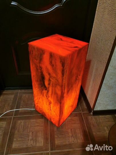 Светильник фонарь из оникса