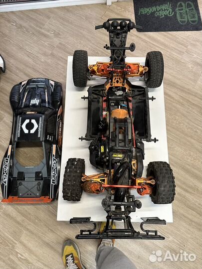 Радиоуправляемая модель Baja 5t двс