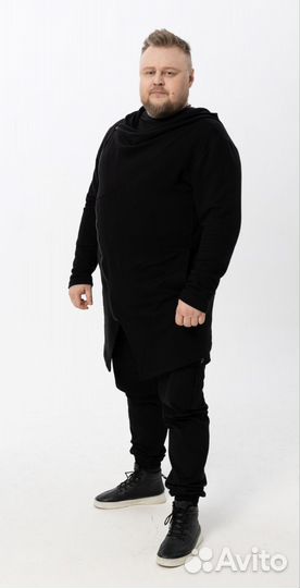 Модель plus size мужчина