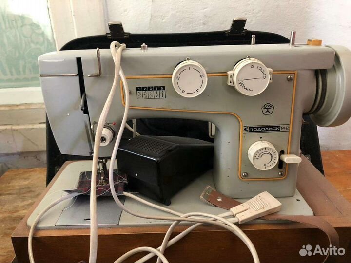 Швейная машина Подольск 142 с электроприводом