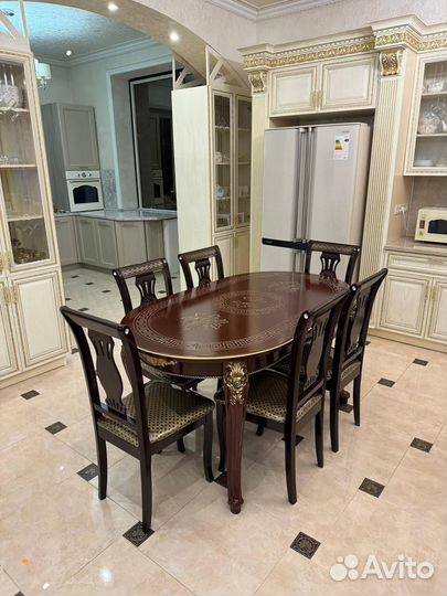 Стол обеденный со стульями