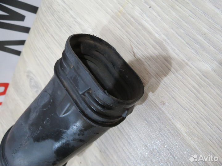 Патрубок Skoda Rapid