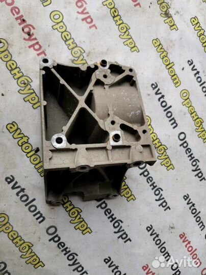 Кронштейн компрессора Ford Focus 2