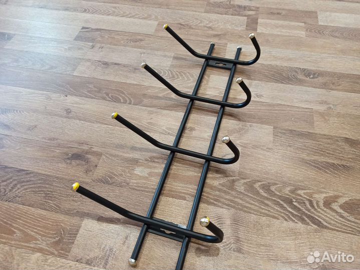 Вешалка металлическая