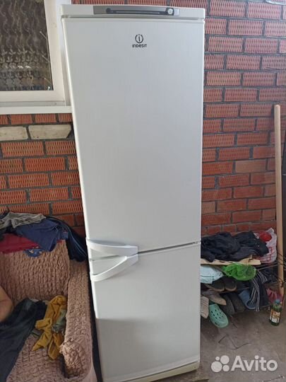 Холодильник indesit