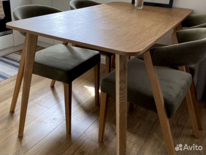 Кухонный стол из натуральной древесины