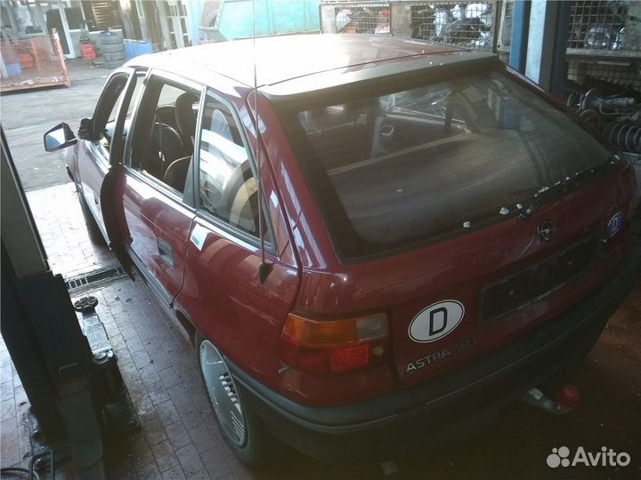 Разбор на запчасти Opel Astra F