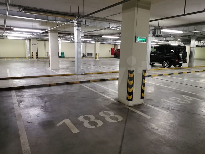 Машиноместо, 18 м²