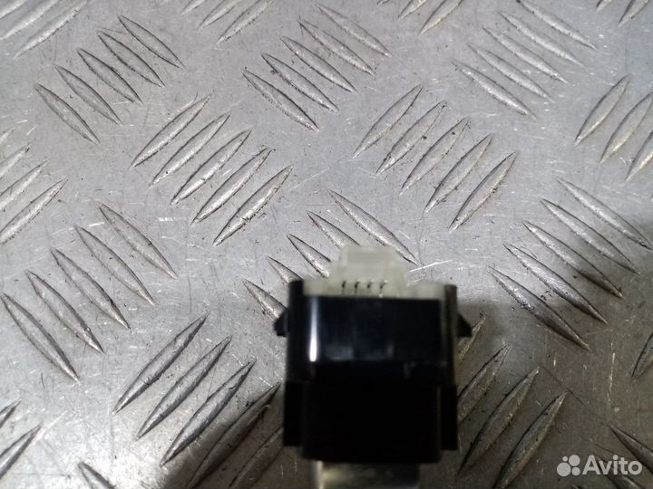 Б/У Кнопка открывания багажника#001