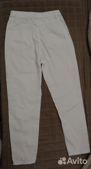 Белые джинсы